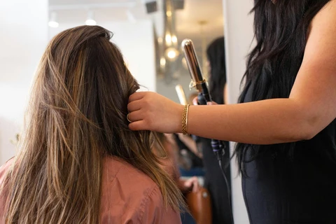 How To Care for Your Hair Extensions Between Visits to a Hair Salon
